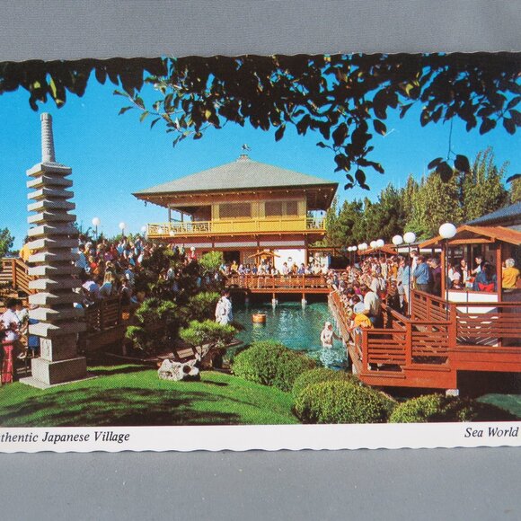 Vintage Postcard - The Japanese Village Sea World San Diego - Continental Cards - Picture 1 of 4